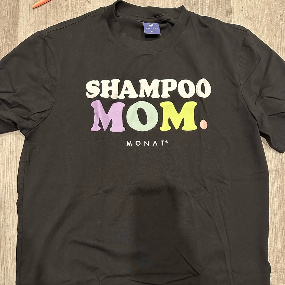 Monat Gear Shampoo Mom T-shirt